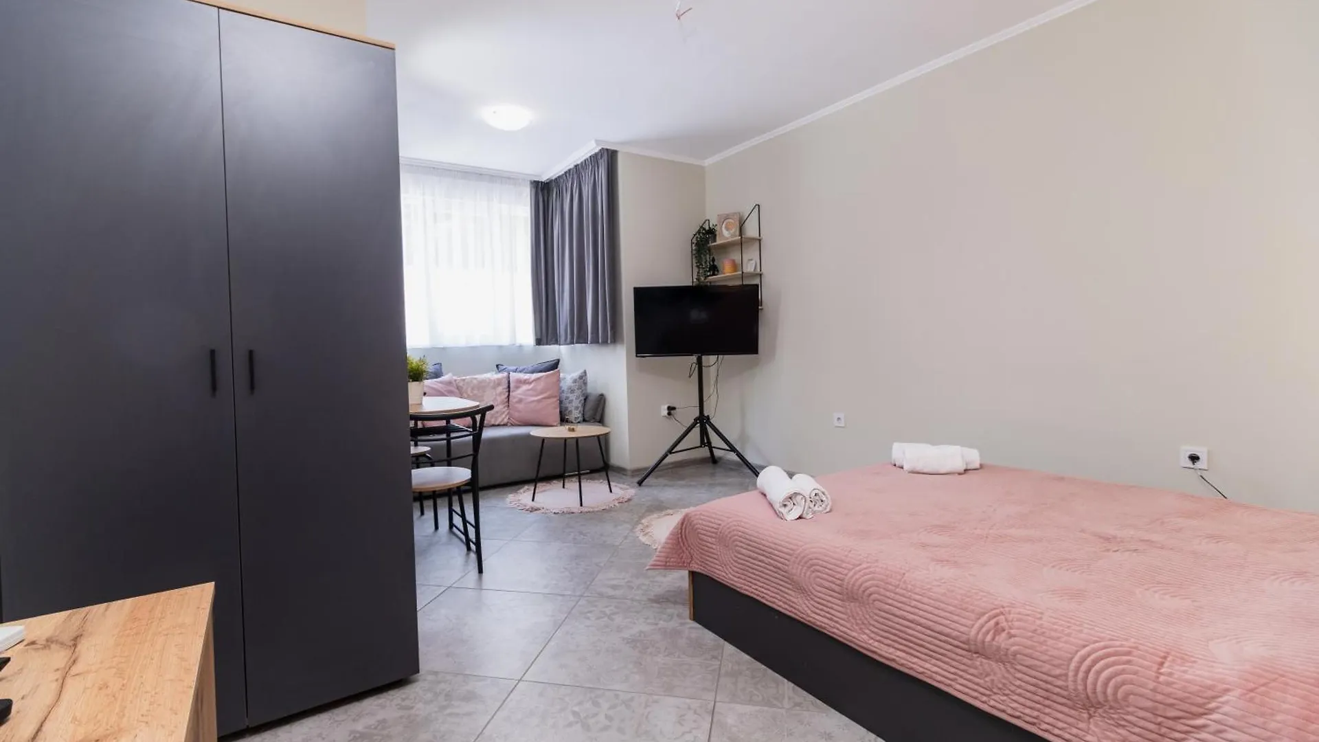 City Center Studio Apartments プロヴディフ 0*,